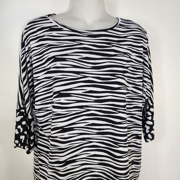 Chico's Womens Top Size 0 Small Black White Animal Pattern 3/4 Sleeve Contrast - Picture 3 of 10
